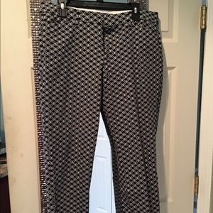 Black & White designed ankle length pants